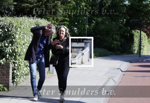 Noordwijk 17 mei 2023
Opening pension Code Rose van Martien Meiland en Erica Meiland . Ook Montana Maxime en Leroy Molkenboer zijn aanwezig Dochter Claire doet de openingshandeling.
Rene Oosterman met zijn vrouw