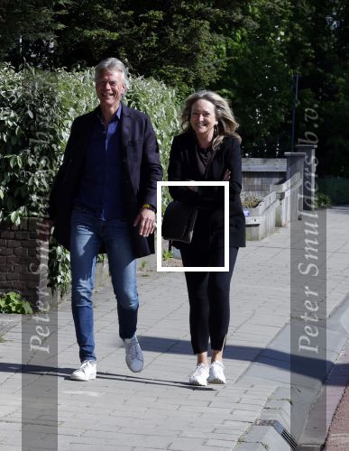 Noordwijk 17 mei 2023
Opening pension Code Rose van Martien Meiland en Erica Meiland . Ook Montana Maxime en Leroy Molkenboer zijn aanwezig Dochter Claire doet de openingshandeling.
Rene Oosterman met zijn vrouw