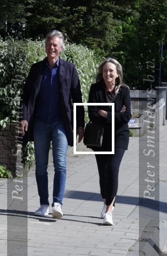 Noordwijk 17 mei 2023
Opening pension Code Rose van Martien Meiland en Erica Meiland . Ook Montana Maxime en Leroy Molkenboer zijn aanwezig Dochter Claire doet de openingshandeling.
Rene Oosterman met zijn vrouw