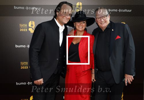Amsterdam 22 mei 2023
Uitreiking Buma awards in Tuschinski Amsterdam.
Riny Schreijenberg met partner  en William Janz ( Nederlandse Julio Iglesias)