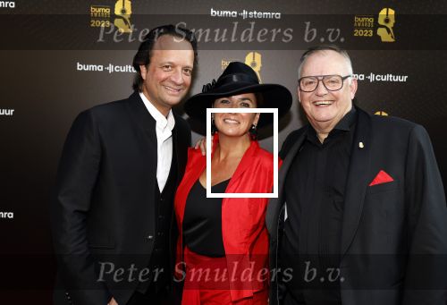 Amsterdam 22 mei 2023
Uitreiking Buma awards in Tuschinski Amsterdam.
Riny Schreijenberg met partner  en William Janz ( Nederlandse Julio Iglesias)