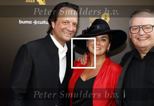 Amsterdam 22 mei 2023
Uitreiking Buma awards in Tuschinski Amsterdam.
Riny Schreijenberg met partner  en William Janz ( Nederlandse Julio Iglesias)