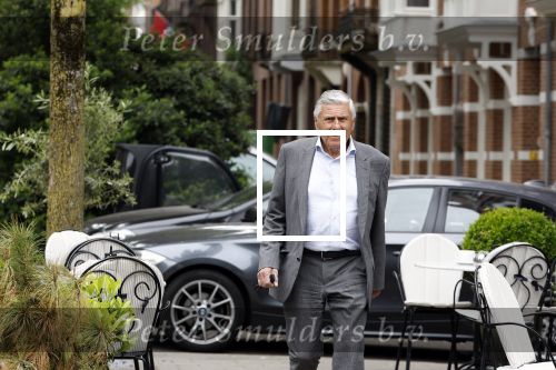 Amsterdam 30 mei 2023
Sjaak Swart doet boodschappen in Amsterdam zuid.