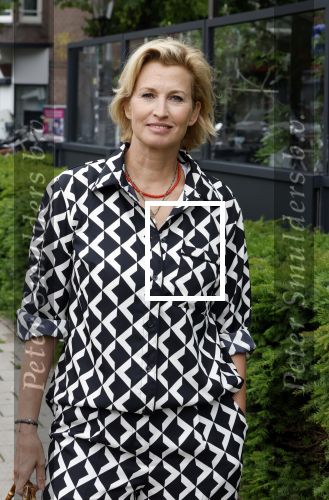 Amsterdam 22 mei 2024
Presentatie Dag Een Fitfoodgids bij Ron\'s Gastrobar. Anouk Smulders