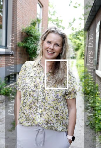Wageningen 13 mei 2024
Presentatie musical 40-45 in hotel de Wereld met oa Soy Kroon Holly Brood Sjoerd Pleijsier Babette v Veen Kees Boot Frits Barend Dorian Bindels Gaia Aikman en Niniane Everaert.