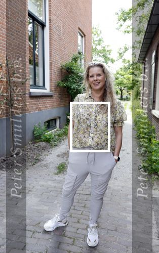 Wageningen 13 mei 2024
Presentatie musical 40-45 in hotel de Wereld met oa Soy Kroon Holly Brood Sjoerd Pleijsier Babette v Veen Kees Boot Frits Barend Dorian Bindels Gaia Aikman en Niniane Everaert.