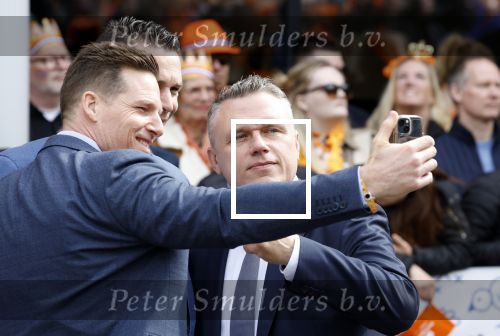 Emmen 27 april 2024
Koningsdag in Emmen met de koninklijke familie . Aanwezig bKoning Willem Alexander Koningin Maxima Prinses Amalia Prinses Alexia Prinses Ariane Prins Constantijn Prinses laurentien Prins Bernhard Prinses Annette Prins Maurits Prinses Marilene Prins Pieter Christiaan Prinses Anita Prins Floris en Prinses Aimee. Veel beveiliging tijdens koningsdag
