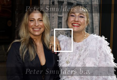 Amsterdam 13 mei 2024
Premiere Crazy House in Tuschinski.  Carolien Spoor en Sarah Chronis