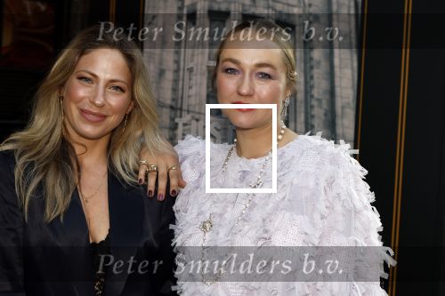 Amsterdam 13 mei 2024
Premiere Crazy House in Tuschinski.  Carolien Spoor en Sarah Chronis