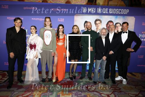 Amsterdam 13 mei 2024
Premiere Crazy House in Tuschinski. De cast met oa Alicia Silverstone Gaite Jansen Matti Stooker Chris Peters Victoria Koblenko Maarten Swart en Steffen Haars . Greg Shapiro presenteert de avond.