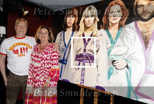 Amsterdam 11 mei 2024
Onthulling kunstwerk Hayo Sol ( schilderij ABBA) door Therese Steinmetz en Philippe Elan. Ook Catherine Keyl is aanwezig in Apollo first Hotel.