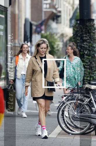 Amsterdam 15 mei 2024
Chantal Janzen op straat in Amsterdam Zuid .