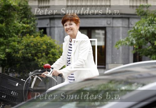 Amsterdam 17 mei 2024
Chazia Mourali op de fiets in Amsterdam zuid.