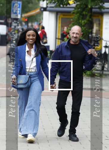 Amsterdam 22 mei 2024
Presentatie Dag Een Fitfoodgids bij Ron\'s Gastrobar. Cherry Ann Person en Roland Kahn
