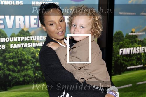 Amsterdam 11 mei 2024
Premiere Fantasievriendjes in Pathe Arena . Cloe Leenheer met ...