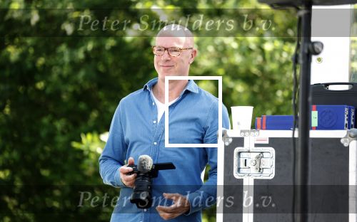 Vijfhuizen 23 mei 2024
Jan de Hoop en zijn partner Coen Lievaart worden door Vivian Slingerland geinterviewd op de libelle zomerweek.