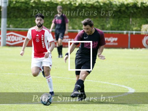 Amsterdam 18 mei 2024
Rene Froger speelt mijn zijn Toppers team tegen het only Friend team . In Rene zijn team spelen oa Maxim Froger Danny Froger en Danilo Kuiters . Ook Natasja Froger was natuurlijk aanwezig..