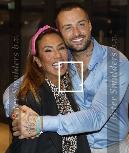 Amsterdam 25 mei 2024
Feestje na concert van de Toppers in de Johan Cruijff Arena. Dave Roelvink en Patty Brard