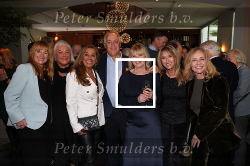 Breda, 26 Oktober 2024
Koninklijke onderscheiding voor Aad Ouborg
De Dolly Dots v.l.n.r. Patty Zomer Els Ouborg Esther Oosterbeek Aad Ouborg Angela Kramers Anita Heilker en Angela Groothuizen