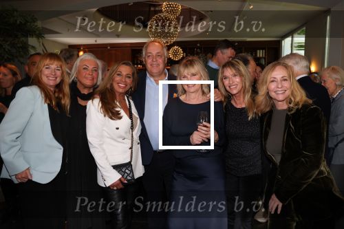 Breda, 26 Oktober 2024
Koninklijke onderscheiding voor Aad Ouborg
De Dolly Dots v.l.n.r. Patty Zomer Els Ouborg Esther Oosterbeek Aad Ouborg Angela Kramers Anita Heilker en Angela Groothuizen