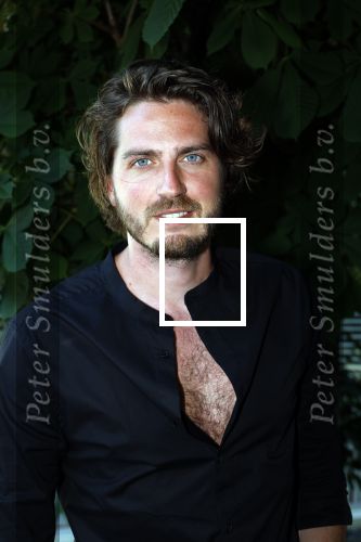 Wageningen 13 mei 2024
Presentatie musical 40-45 in hotel de Wereld met oa Soy Kroon Holly Brood Sjoerd Pleijsier Babette v Veen Kees Boot Frits Barend Dorian Bindels Gaia Aikman en Niniane Everaert.