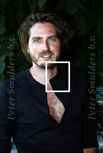 Wageningen 13 mei 2024
Presentatie musical 40-45 in hotel de Wereld met oa Soy Kroon Holly Brood Sjoerd Pleijsier Babette v Veen Kees Boot Frits Barend Dorian Bindels Gaia Aikman en Niniane Everaert.