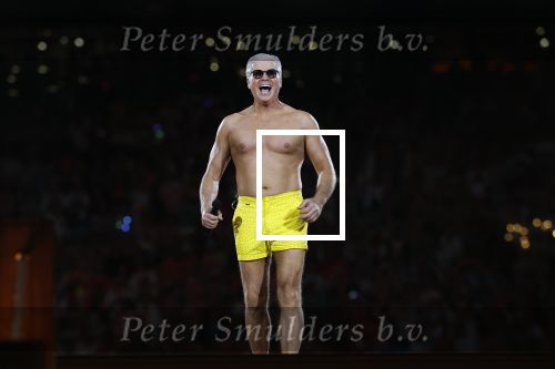Amsterdam 25 mei 2024
Dries Roelvink treedt op in een gele zwembroek tijdens het toppers concert in de Johan Cruijff arena