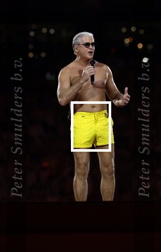 Amsterdam 25 mei 2024
Dries Roelvink treedt op in een gele zwembroek tijdens het toppers concert in de Johan Cruijff arena
