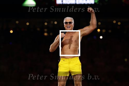Amsterdam 25 mei 2024
Dries Roelvink treedt op in een gele zwembroek tijdens het toppers concert in de Johan Cruijff arena