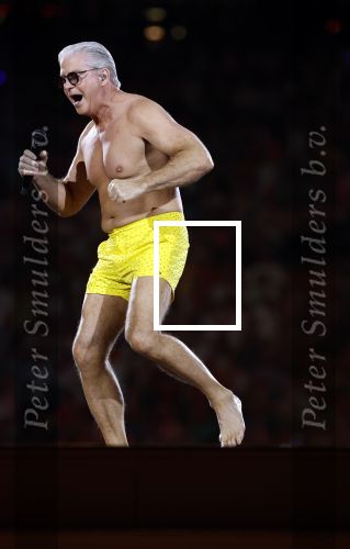 Amsterdam 25 mei 2024
Dries Roelvink treedt op in een gele zwembroek tijdens het toppers concert in de Johan Cruijff arena