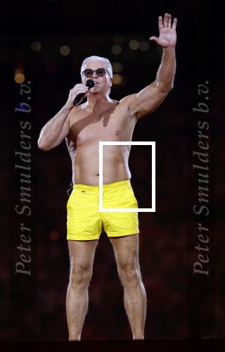 Amsterdam 25 mei 2024
Dries Roelvink treedt op in een gele zwembroek tijdens het toppers concert in de Johan Cruijff arena