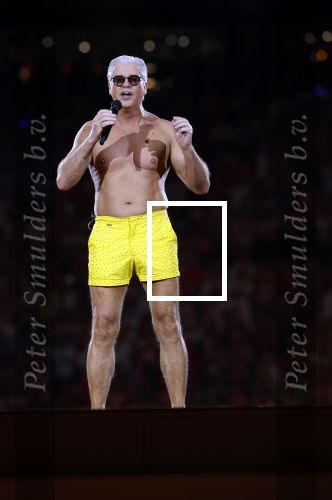 Amsterdam 25 mei 2024
Dries Roelvink treedt op in een gele zwembroek tijdens het toppers concert in de Johan Cruijff arena