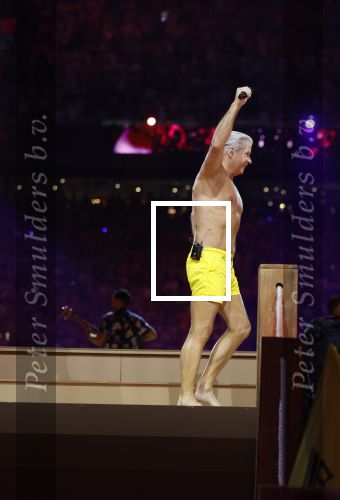 Amsterdam 25 mei 2024
Dries Roelvink treedt op in een gele zwembroek tijdens het toppers concert in de Johan Cruijff arena