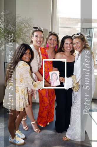 Amsterdam 13 mei 2024
Boek presentatie Leslie Keijzer in het pillows Hotel. Echte Gooische Moeders , Leslie Keijzer Bo Wilkes Pauline Wingelaar Florine Hofstee en Kimberley Bosman