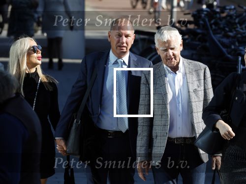 Amsterdam 14 mei 2024
Rechtszaak Conie Witteman en haar ex partner Eugene v Dun in de rechtbank van Amsterdam .
Eugene kwam met zijn vriendin en advocaat en Connie kwam met partner Henk de Vries .
