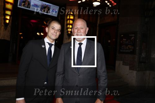 Amsterdam 13 mei 2024
Premiere Crazy House in Tuschinski. De cast met oa Alicia Silverstone Gaite Jansen Matti Stooker Chris Peters Victoria Koblenko Maarten Swart en Steffen Haars . Greg Shapiro presenteert de avond. Frank Schmitt met zoon