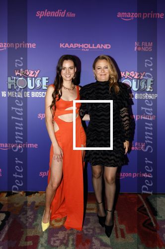 Amsterdam 13 mei 2024
Premiere Crazy House in Tuschinski. De cast met oa Alicia Silverstone Gaite Jansen Matti Stooker Chris Peters Victoria Koblenko Maarten Swart en Steffen Haars . Greg Shapiro presenteert de avond.