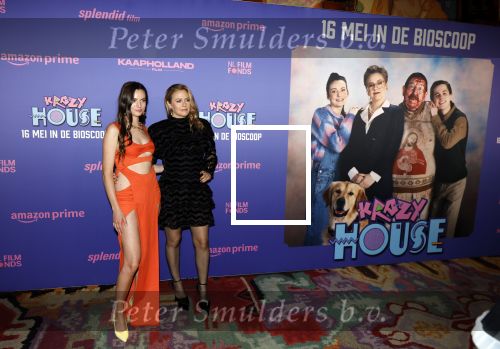 Amsterdam 13 mei 2024
Premiere Crazy House in Tuschinski. De cast met oa Alicia Silverstone Gaite Jansen Matti Stooker Chris Peters Victoria Koblenko Maarten Swart en Steffen Haars . Greg Shapiro presenteert de avond.