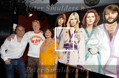 Amsterdam 11 mei 2024
Onthulling kunstwerk Hayo Sol ( schilderij ABBA) door Therese Steinmetz en Philippe Elan. Ook Catherine Keyl is aanwezig in Apollo first Hotel.