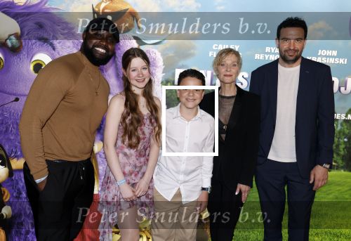 Amsterdam 11 mei 2024
Premiere Fantasievriendjes in Pathe Arena . Cast met oa Hilde de Mildt en Jeroen Spitzenberger