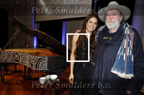 Amsterdam 10 mei 2024
CD Presentatie Iris Hond in het concertgebouw. Iris met Henk Schiffmachefr en zijn vrouw Louise