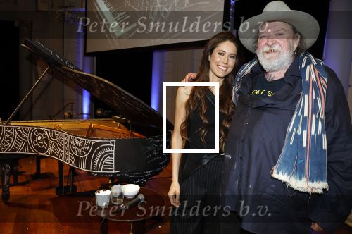 Amsterdam 10 mei 2024
CD Presentatie Iris Hond in het concertgebouw. Iris met Henk Schiffmachefr en zijn vrouw Louise