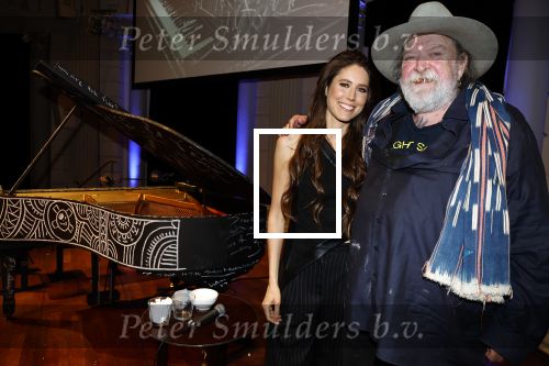 Amsterdam 10 mei 2024
CD Presentatie Iris Hond in het concertgebouw. Iris met Henk Schiffmachefr en zijn vrouw Louise