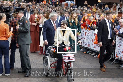 Emmen 27 april 2024
Koningsdag in Emmen met de koninklijke familie . Aanwezig Koning Willem Alexander Koningin Maxima Prinses Amalia Prinses Alexia Prinses Ariane Prins Constantijn Prinses laurentien Prins Bernhard Prinses Annette Prins Maurits Prinses Marilene Prins Pieter Christiaan Prinses Anita Prins Floris en Prinses Aimee. Jetta Klijnsma met man