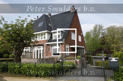 Amstelveen 10 mei 2024
Nieuwe huis Johnny heitinga aan de Amstel Humberto Tan is zijn buurman