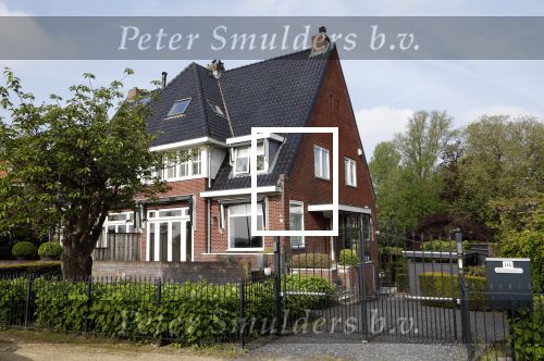 Amstelveen 10 mei 2024
Nieuwe huis Johnny heitinga aan de Amstel Humberto Tan is zijn buurman