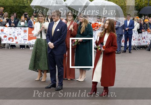 Emmen 27 april 2024
Koningsdag in Emmen met de koninklijke familie . Aanwezig bKoning Willem Alexander Koningin Maxima Prinses Amalia Prinses Alexia Prinses Ariane Prins Constantijn Prinses laurentien Prins Bernhard Prinses Annette Prins Maurits Prinses Marilene Prins Pieter Christiaan Prinses Anita Prins Floris en Prinses Aimee.