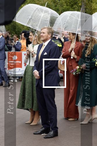 Emmen 27 april 2024
Koningsdag in Emmen met de koninklijke familie . Aanwezig bKoning Willem Alexander Koningin Maxima Prinses Amalia Prinses Alexia Prinses Ariane Prins Constantijn Prinses laurentien Prins Bernhard Prinses Annette Prins Maurits Prinses Marilene Prins Pieter Christiaan Prinses Anita Prins Floris en Prinses Aimee.