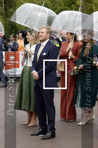 Emmen 27 april 2024
Koningsdag in Emmen met de koninklijke familie . Aanwezig bKoning Willem Alexander Koningin Maxima Prinses Amalia Prinses Alexia Prinses Ariane Prins Constantijn Prinses laurentien Prins Bernhard Prinses Annette Prins Maurits Prinses Marilene Prins Pieter Christiaan Prinses Anita Prins Floris en Prinses Aimee.