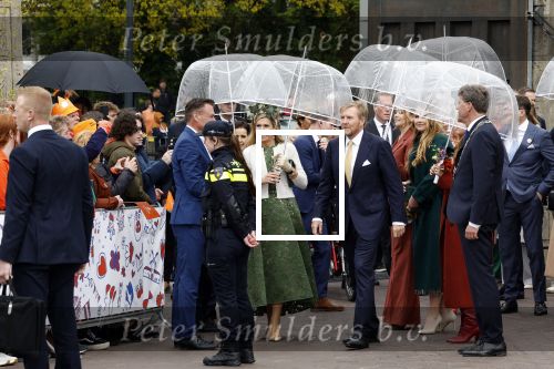 Emmen 27 april 2024
Koningsdag in Emmen met de koninklijke familie . Aanwezig bKoning Willem Alexander Koningin Maxima Prinses Amalia Prinses Alexia Prinses Ariane Prins Constantijn Prinses laurentien Prins Bernhard Prinses Annette Prins Maurits Prinses Marilene Prins Pieter Christiaan Prinses Anita Prins Floris en Prinses Aimee.